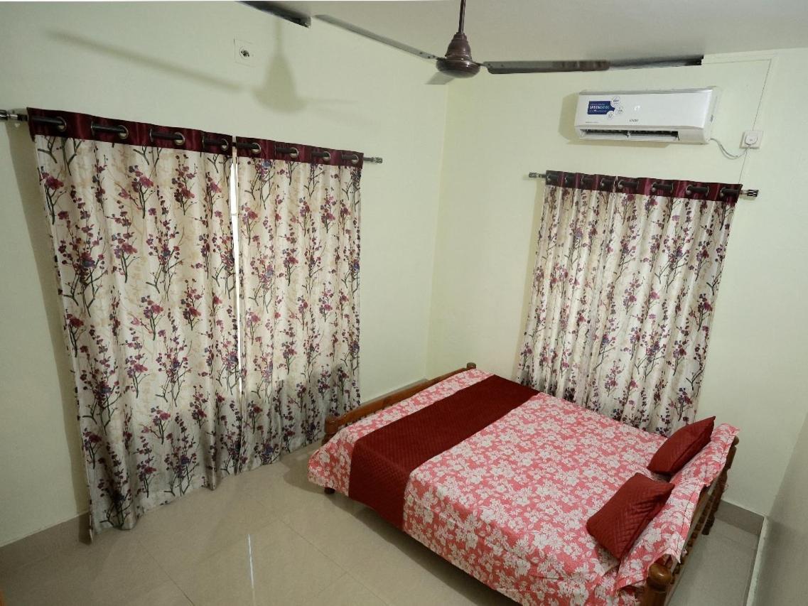 Toms Villa Along National Highway Thrissur At Nadathara 외부 사진